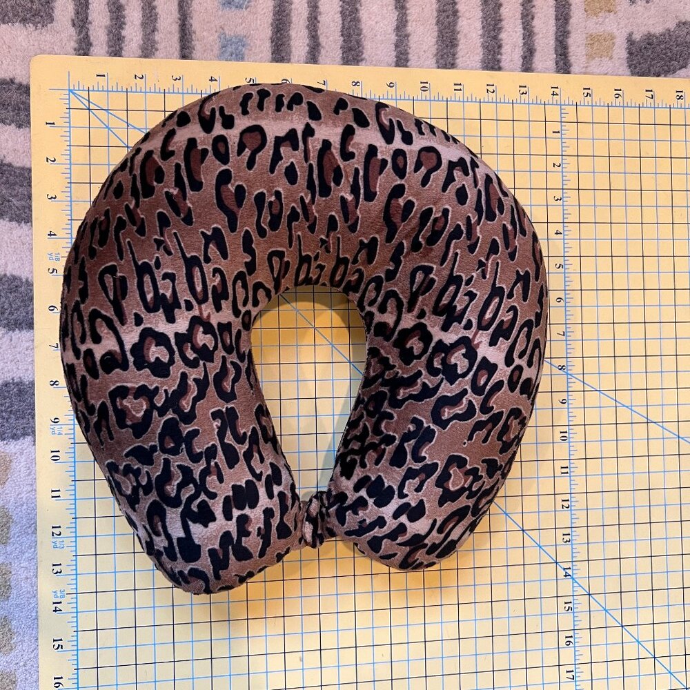 Leopard print travel neck pillow